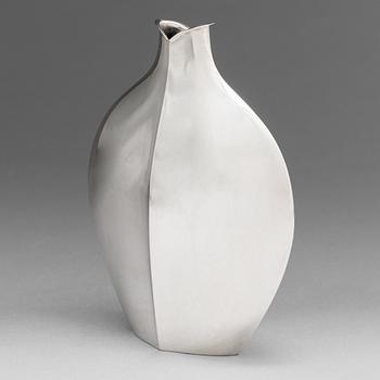 Tapio Wirkkala, A TW 42 silver vase, Kultakeskus, Hämeenlinna 1956.