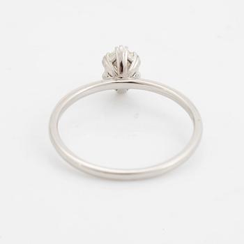 Oval cut diamond ring.