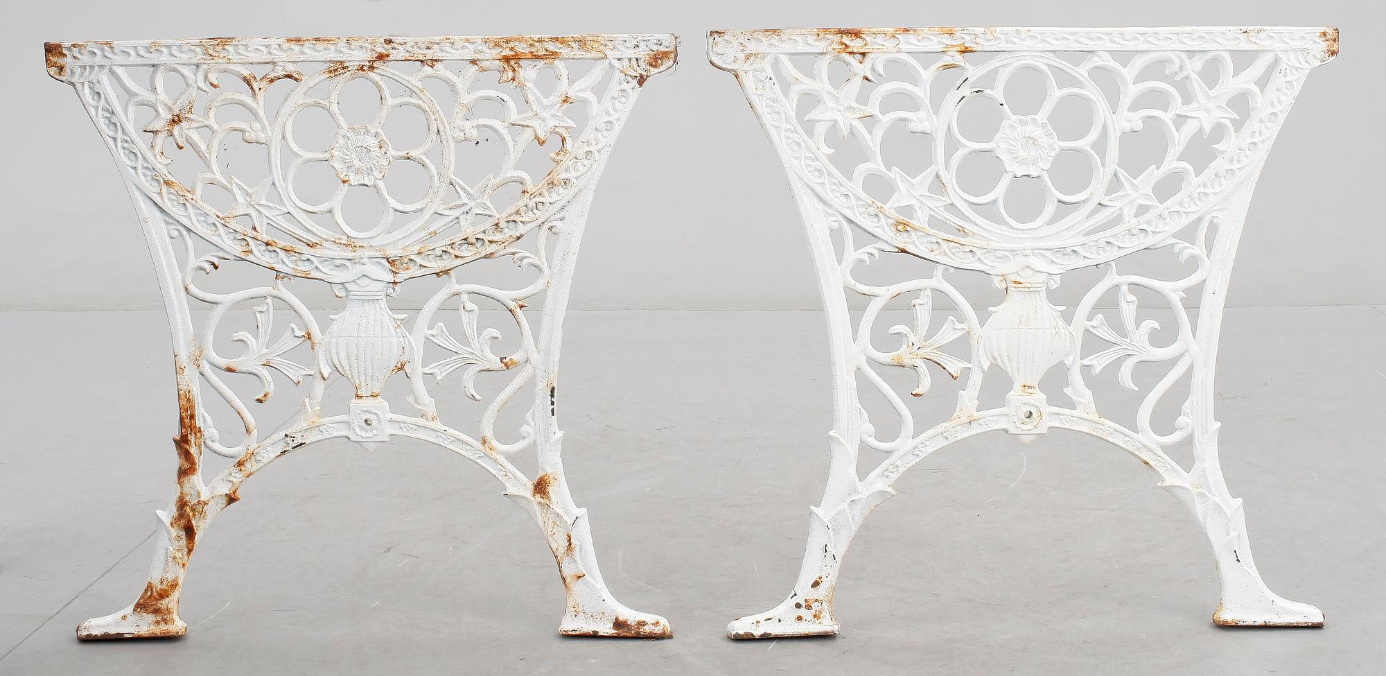 BORDSGAVLAR, ett par, gjutjärn, 1900-tal.