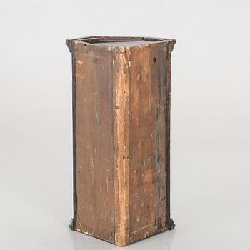 HÖRNSKÅP FÖR VÄGG, ALLMOGE,1700-talets andra hälft.