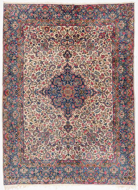 Matta,  semiantik Kirman. 368 x 268 cm.