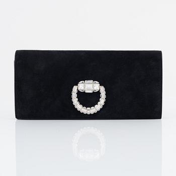 Gucci, clutch.