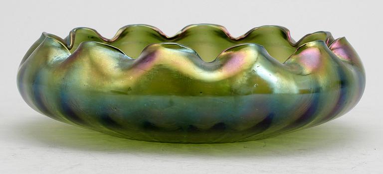 SKÅL, glas, Loetz-typ, 1900-talets början.