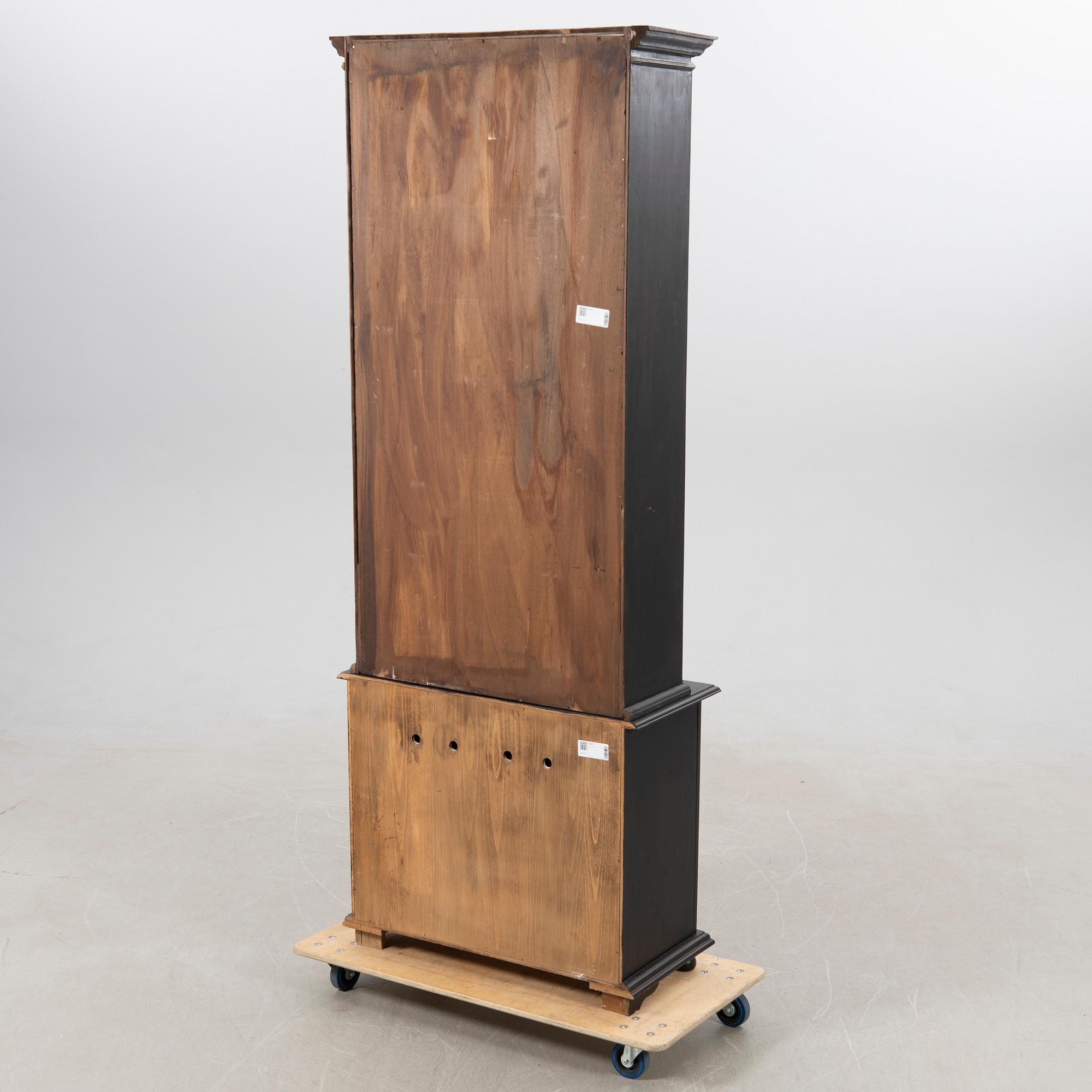 Bookcase, first half of the 20th century.