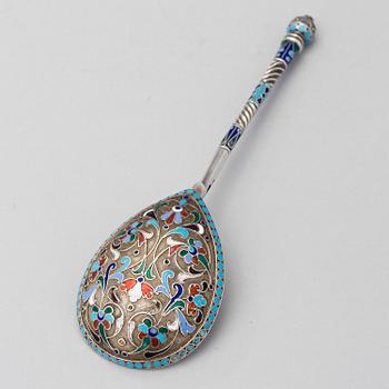 A RUSSIAN CLOISONNÉ ENAMEL SPOON, silver, Moscow, Petr Miljukov 1896-1908.