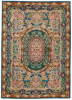 186. A CARPET, knotted pile, ca 488-491 x 347,5-350,5 cm, probably France, first third of the 20th century.