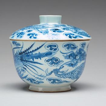 A blue and white bowl with cover, Korea, Choson, 19th century.