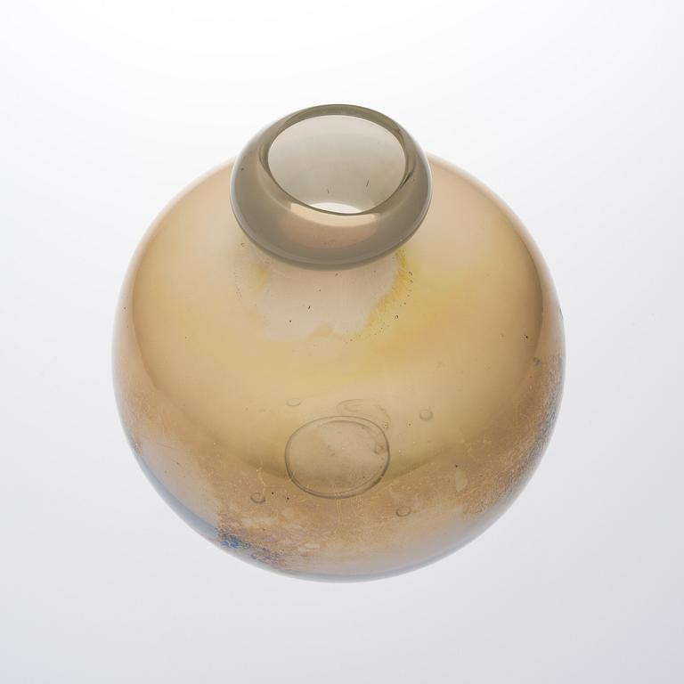 KAJ FRANCK, BOTTLE. Nuutajärvi, 1960s.