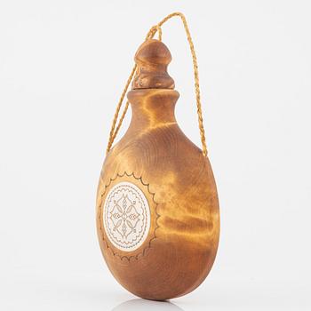 Thore Sunna, a birch and reindeer horn flask.