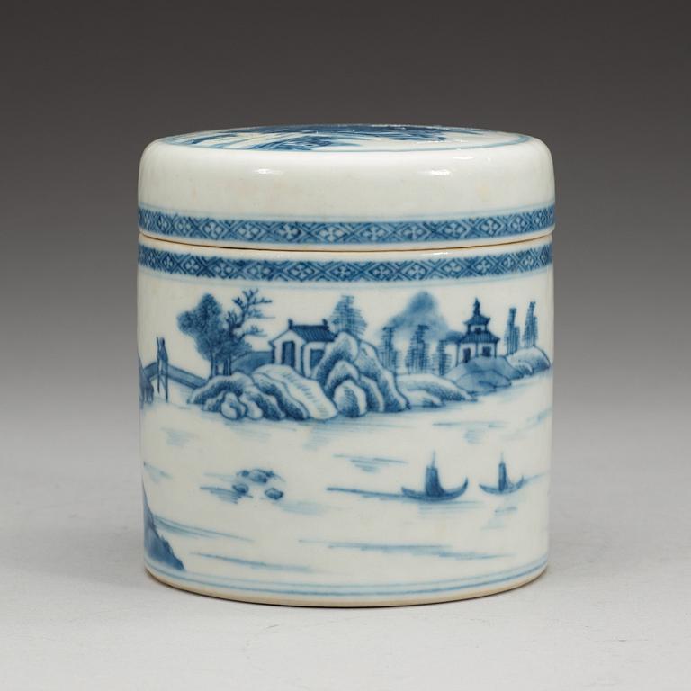 A blue and white jar with cover, Qing dynasty, Qianlong (1736-95).