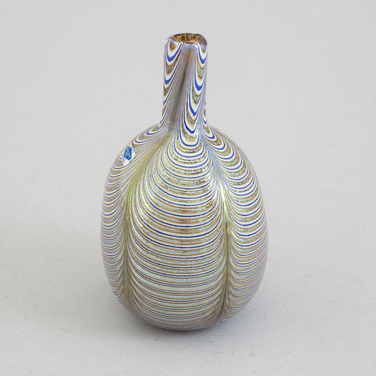 OIVA TOIKKA, a glass vase from Nuutajärvi Notsjö, Finland.