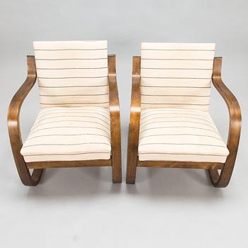 Alvar Aalto, a pair of mid-20th century armchairs '34', Huonekalu- ja Rakennustyötehdas A.B.