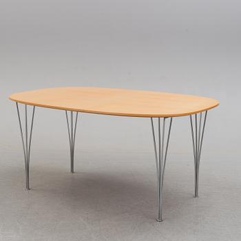 A 'Superellips' table by Bruno Mathsson and Piet Hein, Fritz Hansen, 1979.