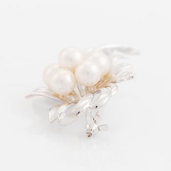 Silver and cultured pearl brooch.