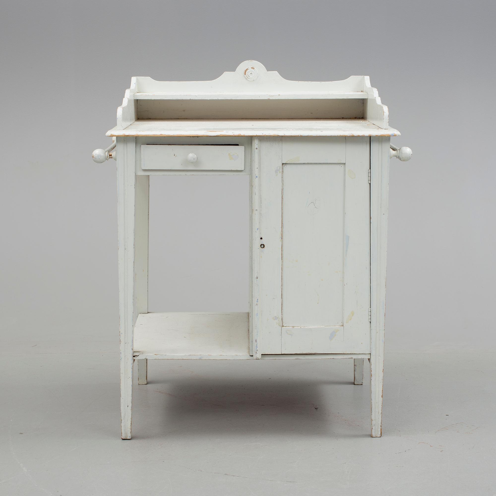 TOALETTBORD, 1900-talets början.