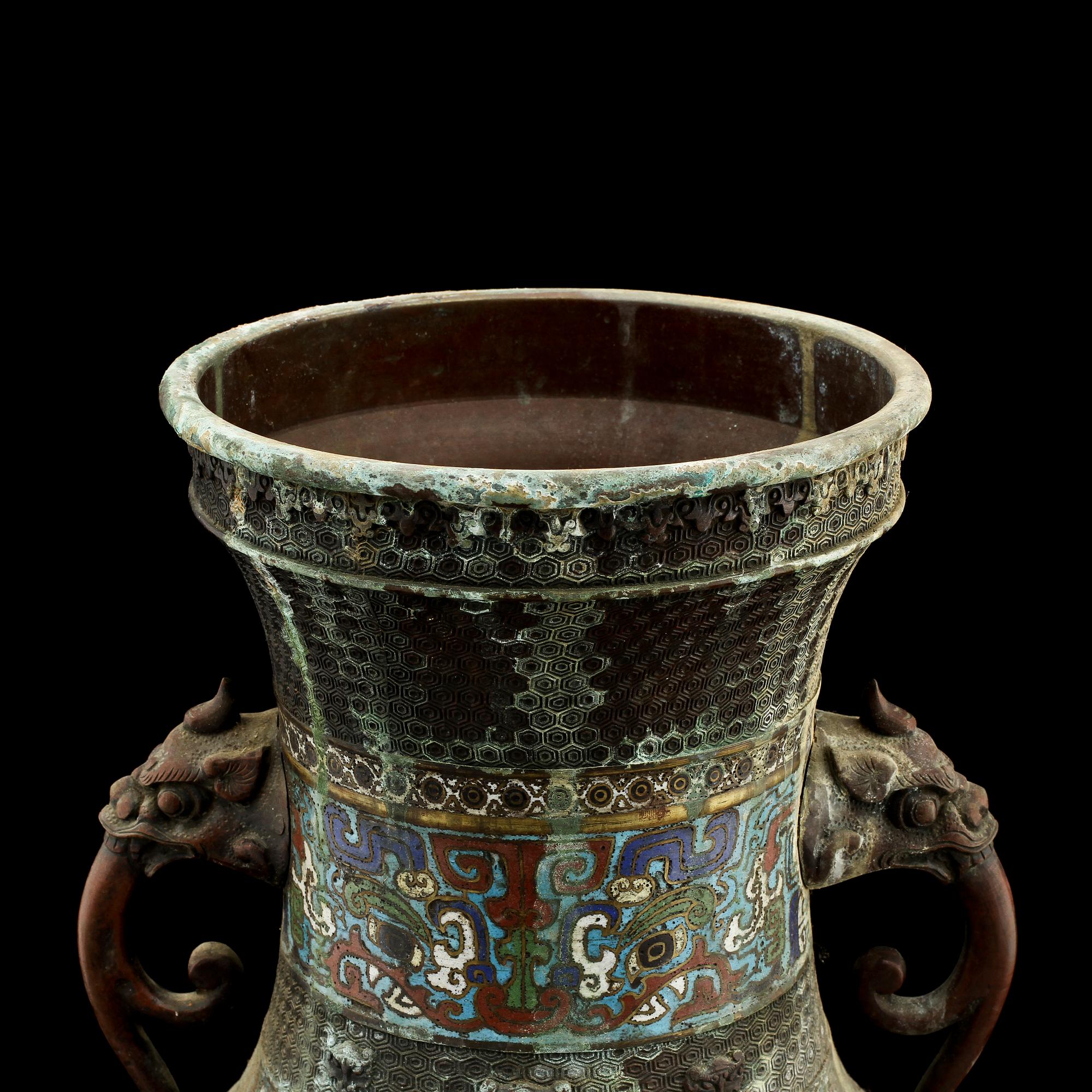 URNA, cloisonne, Kina, 1900-tal.