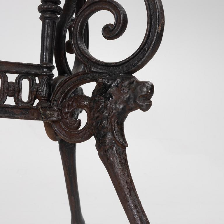 Garden table, 20th century.