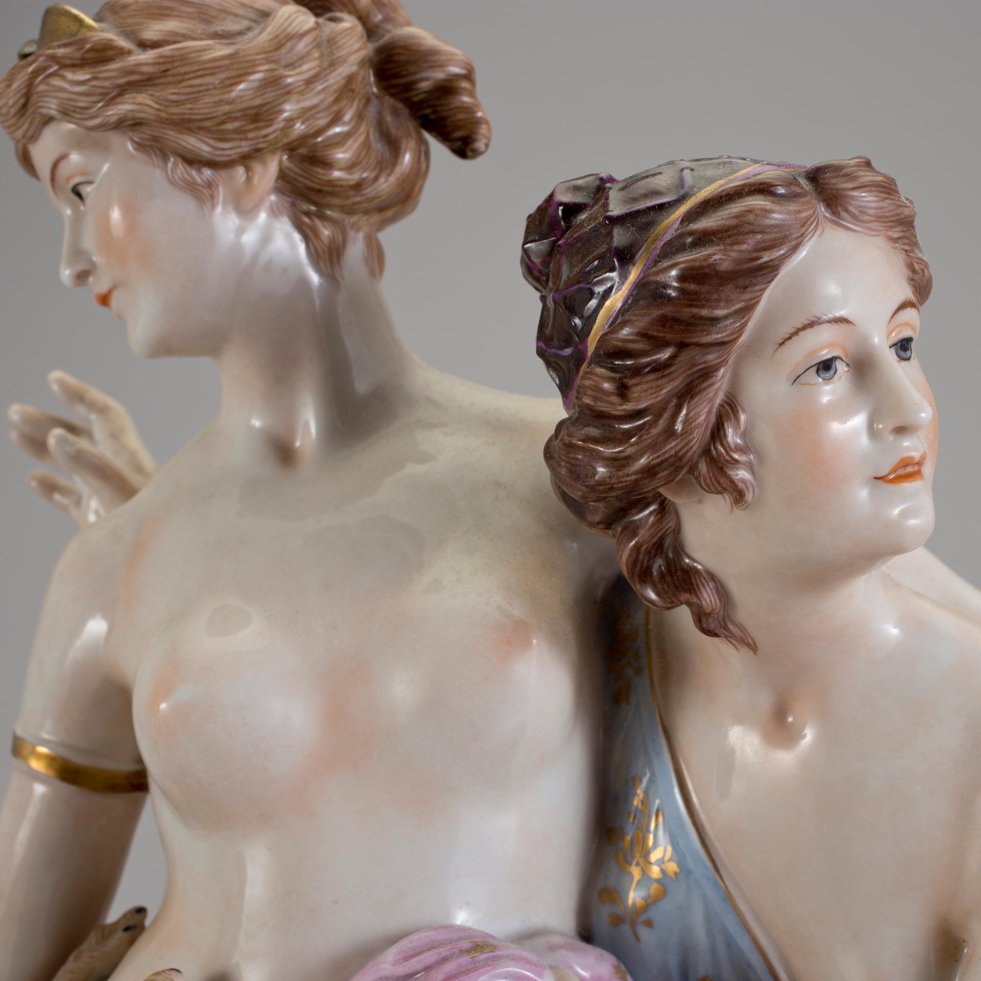 FIGURGRUPP, porslin, 1900-talets första hälft.