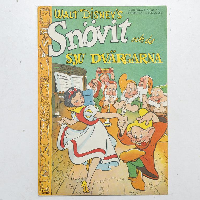 Comic books, 11 items, including “Snow White and the Seven Dwarfs” and “Donald Duck’s Christmas Book”, 1947–1962.