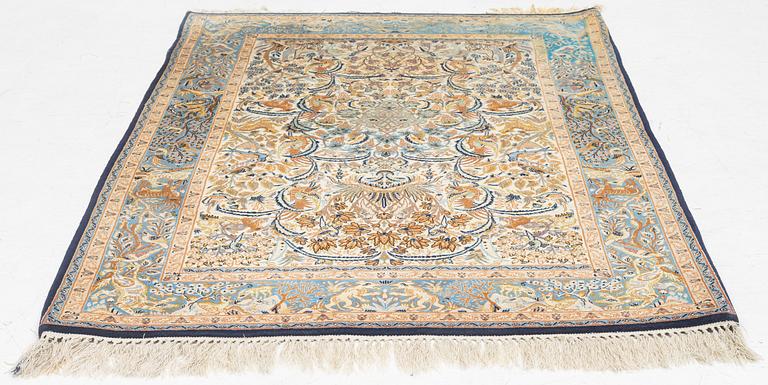 An Old Isfahan rug, c. 155 x 103 cm.