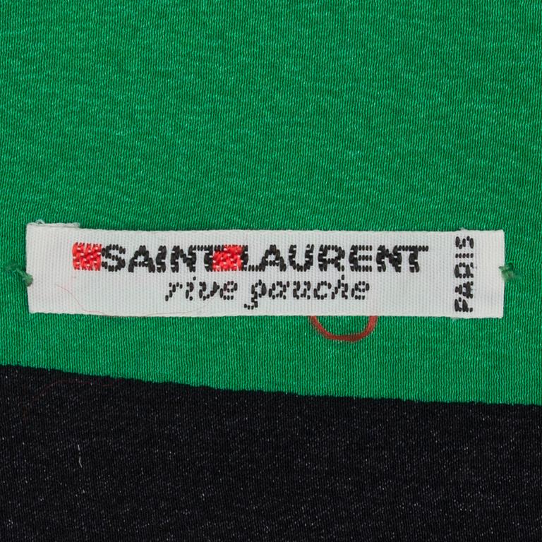SCARF, Yves Saint Laurent.