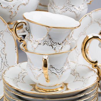 A Meissen porcelain ca 28 piece coffe and tea service, first half of the 20th century.