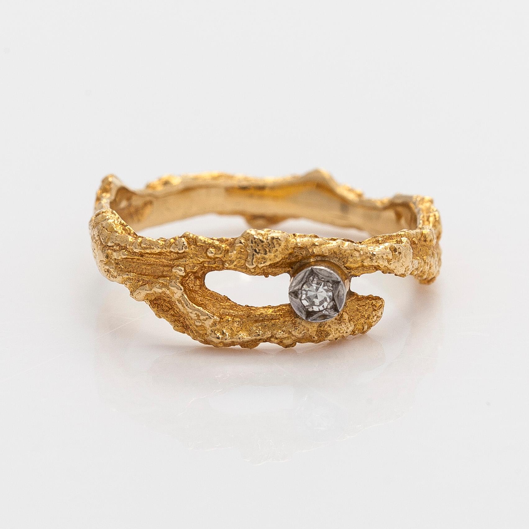 Björn Weckström, Ring, "Diamond pond", 8/8 cut diamond, 18K gold, Lapponia 1971.