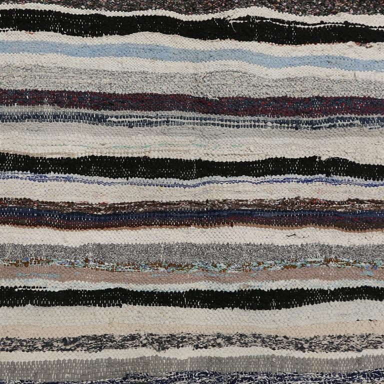 MATTA, orientalisk, ca 230 x 116 cm.