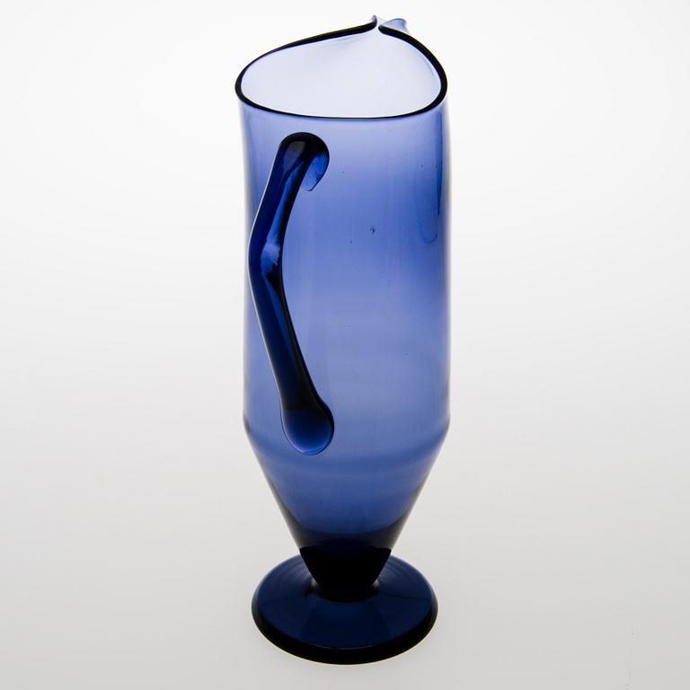 TAMARA ALADIN, A wine carafe with four wine glasses, Riihimäen Lasi, 1961-64. Design year 1961.