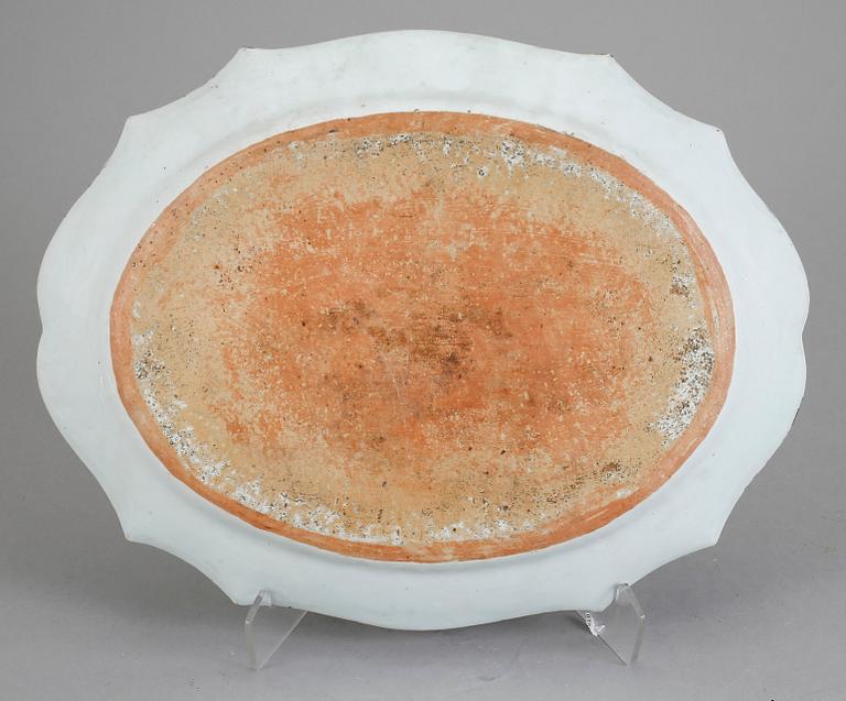 STEKFAT, porslin, Kina, Qianlong 1736-95.