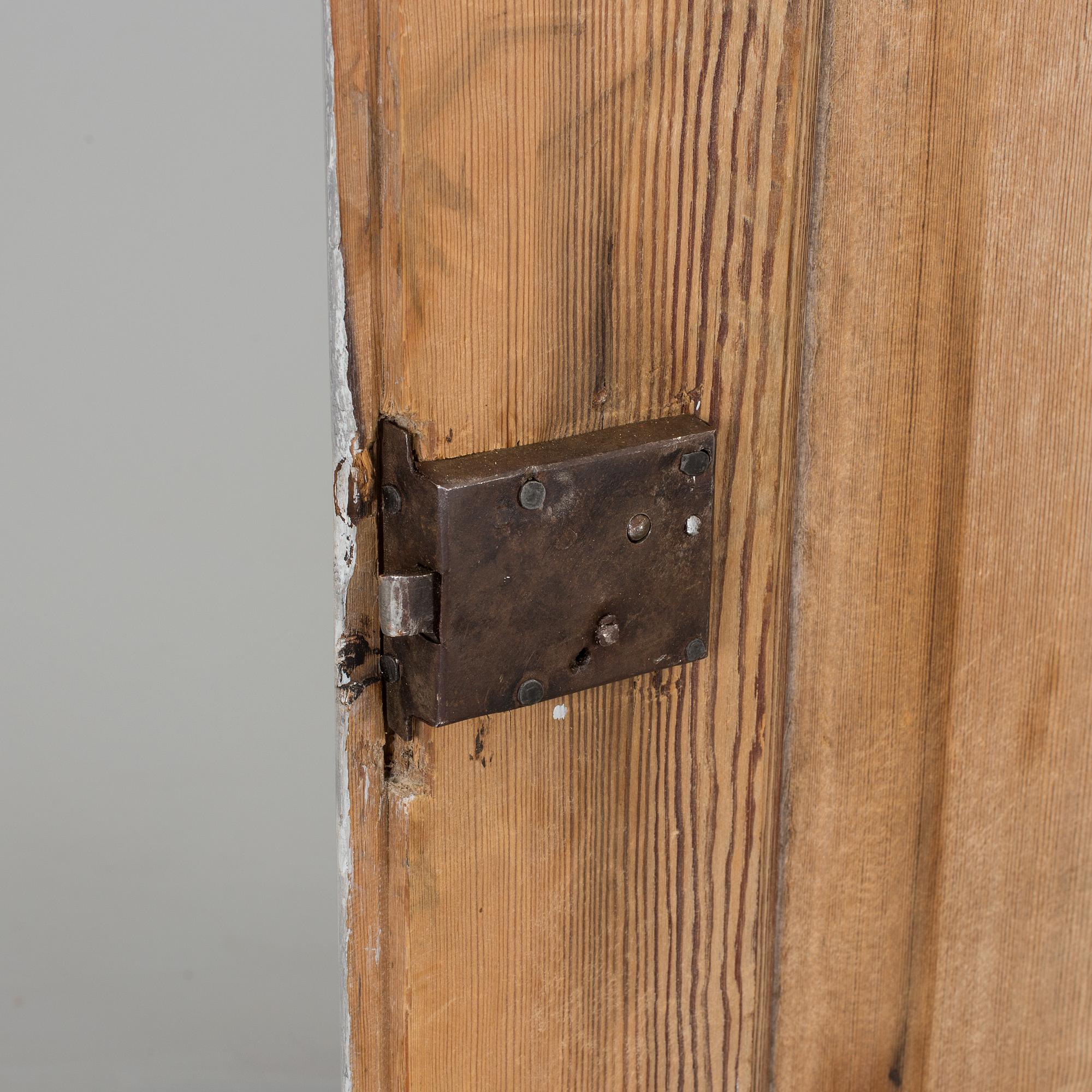 HÄNGSKÅP, allmoge, Hälsingland, 1700-tal.