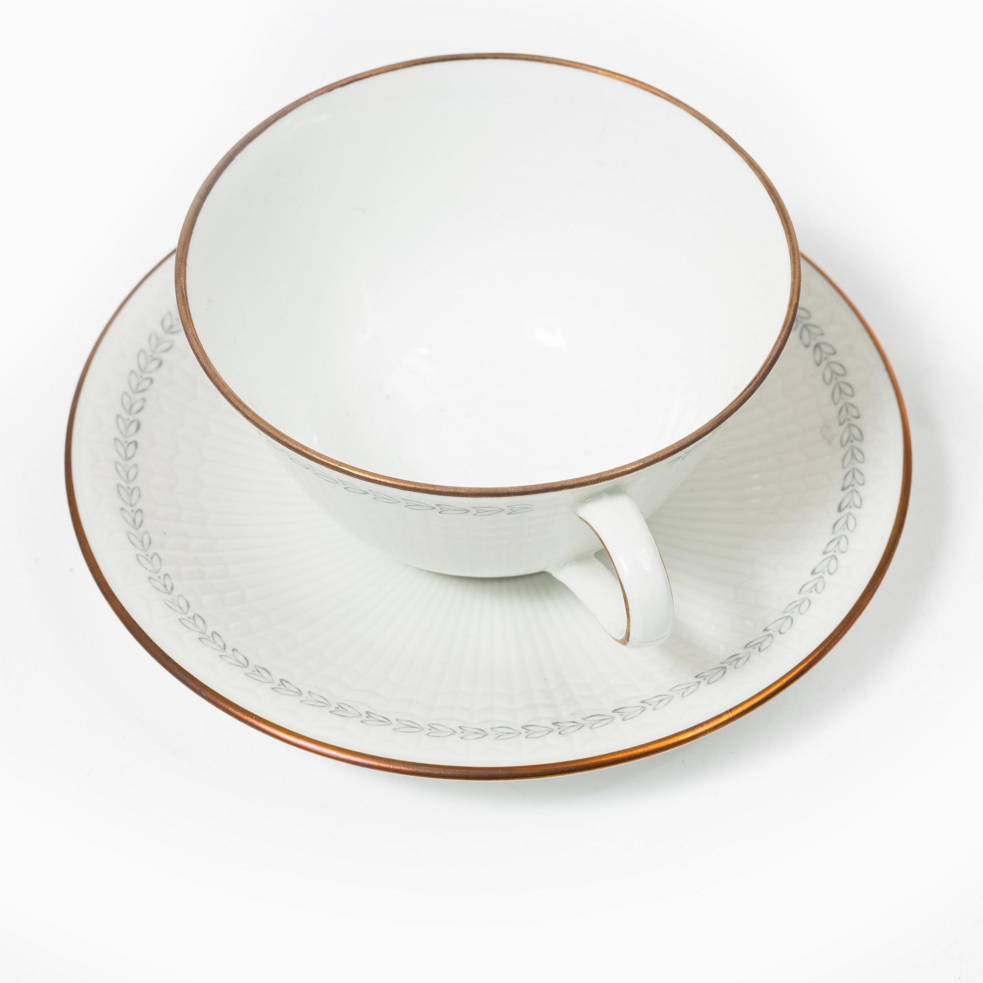Louise Adelborg, mat- och kaffeservis, 73 delar, porslin,"Swedish Grace/Gracil", Rörstrand.
