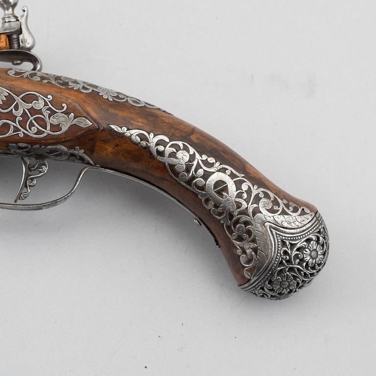 Flintlock pistol, signed Ivan Garatto. Brescia 17th century.