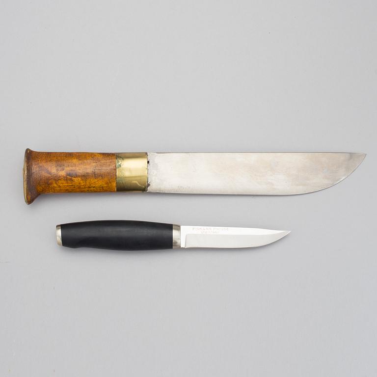 Two Finnish 20h Century knives, including a Fiskars Puukko-Knife.