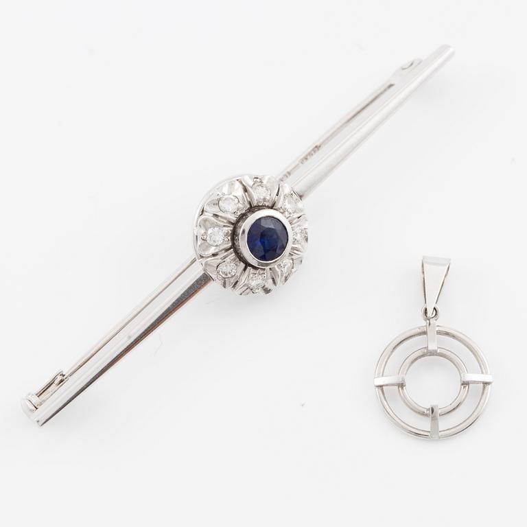 Brooch/pendant, 18K white gold with sapphire and brilliant-cut diamonds.