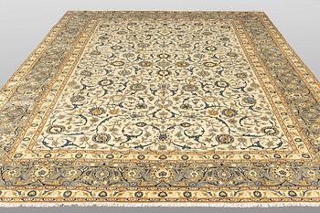 A carpet, Kashan, ca 387 x 268 cm.