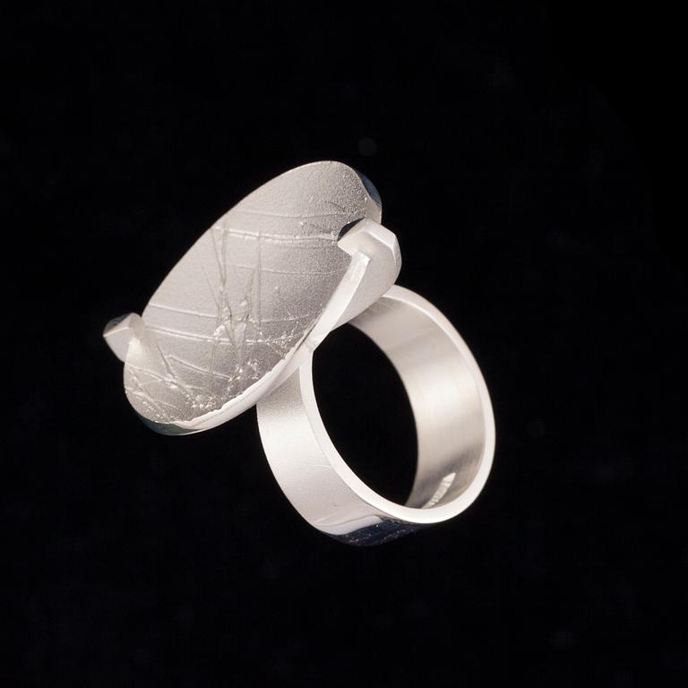 RING, Koopel, sterling silver, Christoph Burger Lapponia 2001. Vikt 17 g.