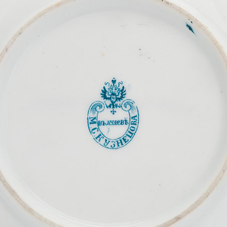 A set of six Kuznetsov porcelain coffee cups with saucers, Dulevo factory, 1864-1889.