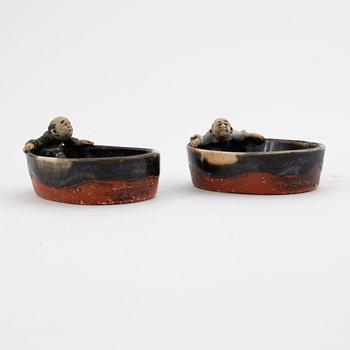 A pair of oval shaped 'Sumida Gawa/Sumida ware' pottery bowls, Meiji period, around the year 1900.