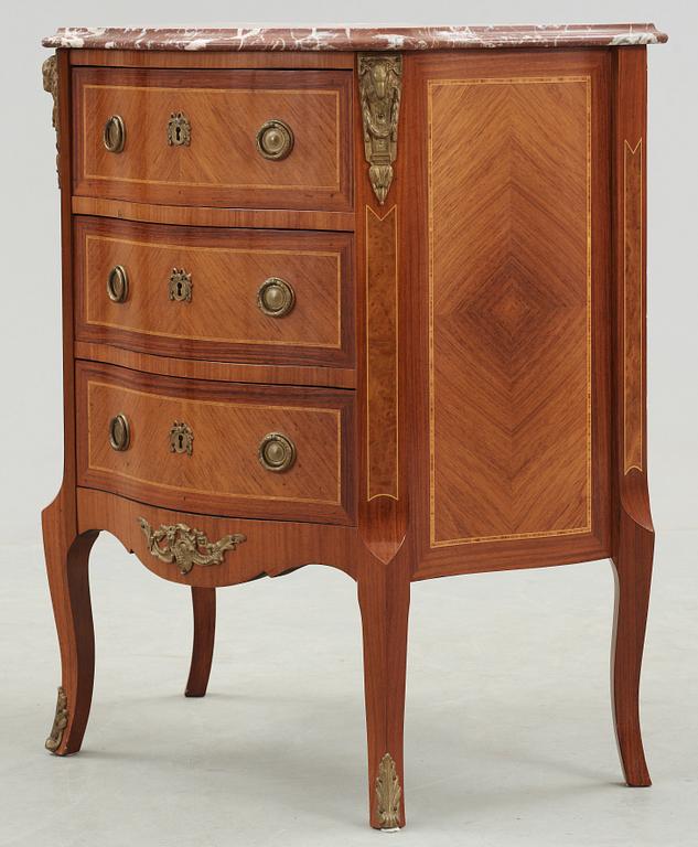 BYRÅ, Louis XVI-stil, Frankrike. 1900-tal.
