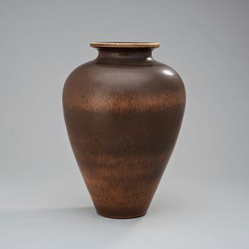 A Berndt Friberg stoneware vase, Gustavsberg Studio 1970.