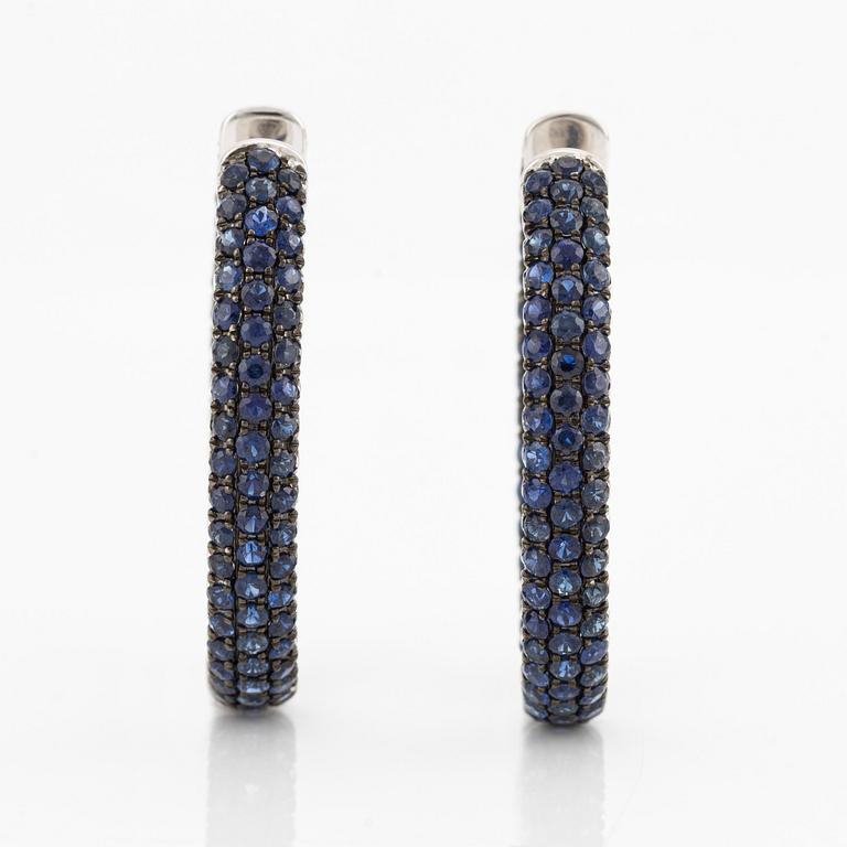 Creole earrings, 18K white gold with sapphires.