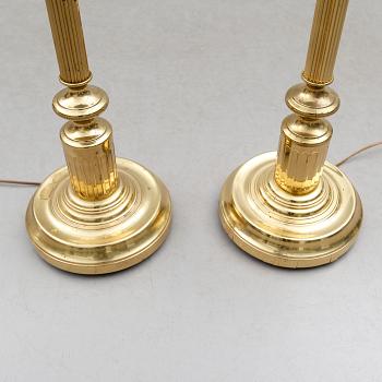 GOLVLAMPOR, 2 st, mässing, 1900-talets andra hälft.