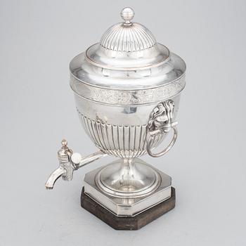 SAMOVAR, försilvrad koppar. Empire, 1800-talets första hälft.