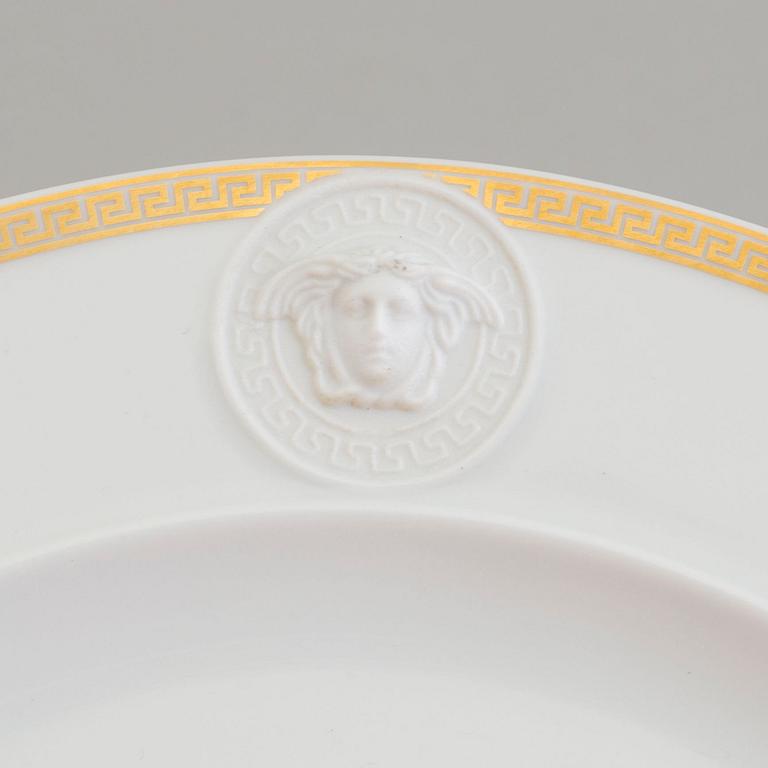a set of 6 porcelain plates, 'Médaillon Méandre d'Or', Ikarus, by Versace for Rosenthal.