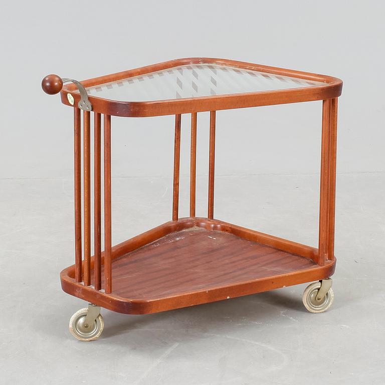 SERVERINGSVAGN, 1900-talets andra kvartal.