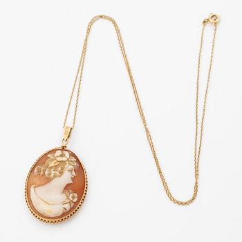 Pendant, 18K gold with a shell cameo and chain, 18K gold.