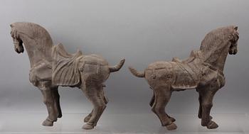 FIGURINER, 2 st, järn, Tang-stil, Kina.