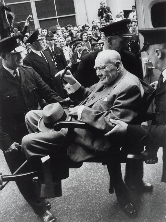 Terry O'Neill, "Sir Winston Churchill Leaves Hospital, London, 21 August 1962".