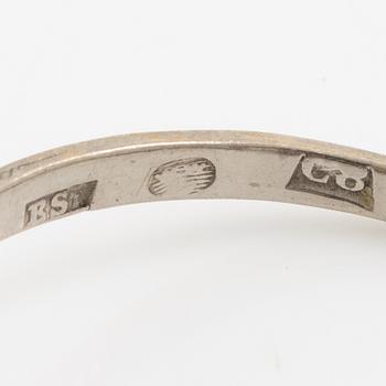 Ring platina med gammalslipade diamanter.